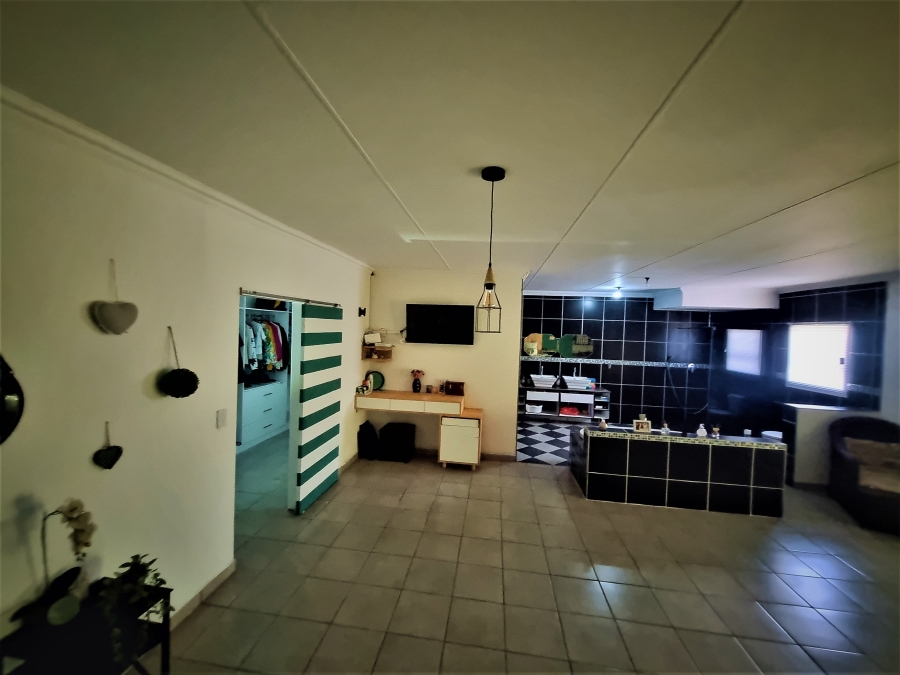 4 Bedroom Property for Sale in Bluewater Bay Western Cape